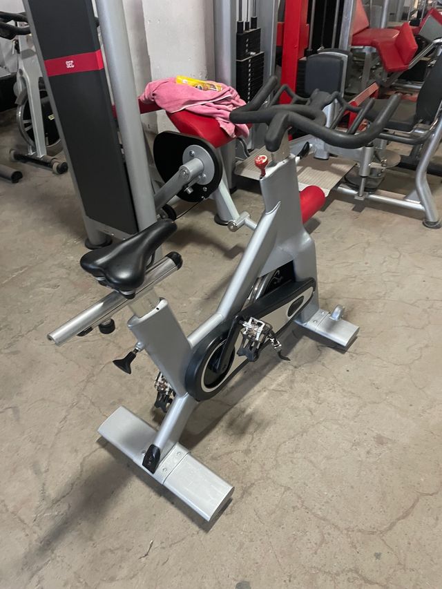 MÁQUINAS DE MUSCULACIÓN