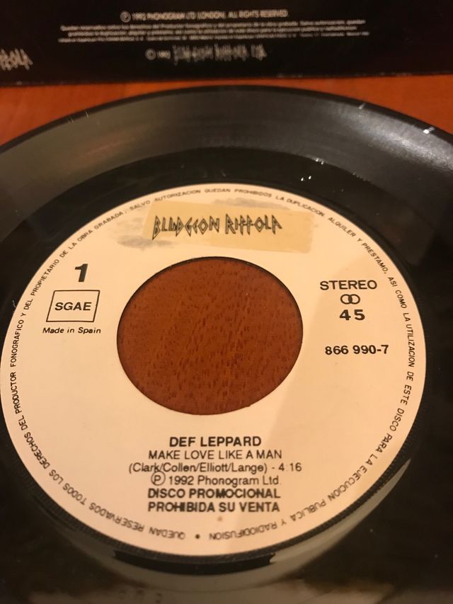 Def Leppard - Make love like a man