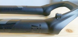 Botellas Horquilla DVO SAPPHIRE D1 27,5" 15x110mm.