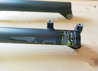 Botellas Horquilla DVO SAPPHIRE D1 27,5" 15x110mm.