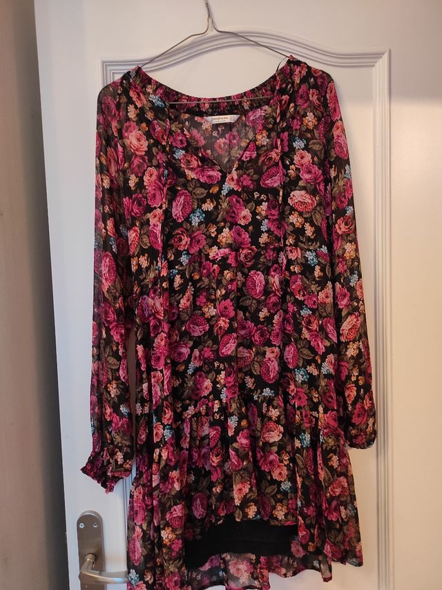 Vestido Stradivarius talla S,