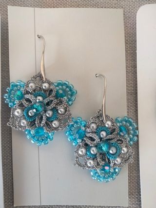Pendientes frivolite