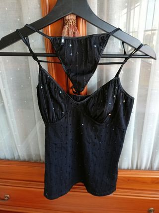 conjunto lencería, tanga y camiseta 