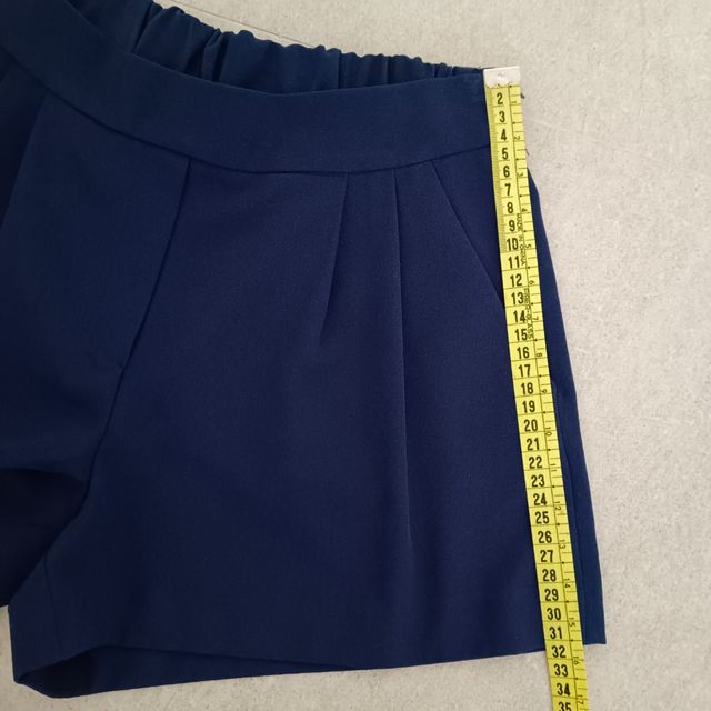 1€: Pantalón corto Easy Wear T.36