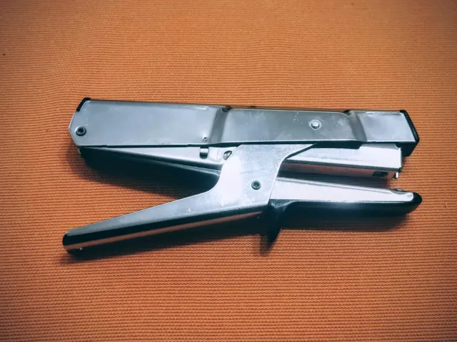 Grapadora de mano Petrus 221