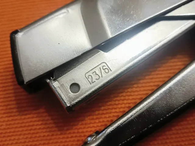 Grapadora de mano Petrus 221