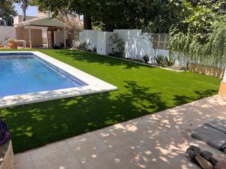 INSTALACIÓN DE CÉSPED ARTIFICIAL Y PAISAJISMO.