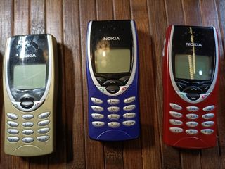 Nokia 8210 NUOVO 3 pezzi