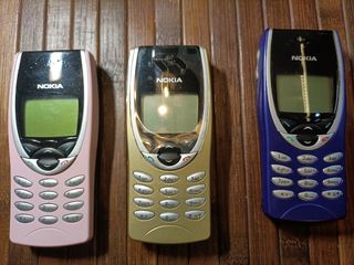 Nokia 8210 NUOVO 3 pezzi
