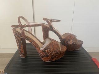 Espectacular Sandalia plataforma T-39