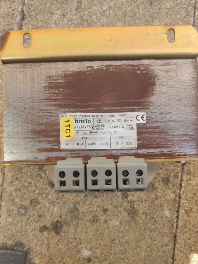 Transformador 400-220v 2000Va