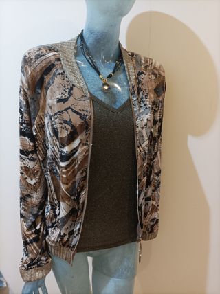 Bomber estampada