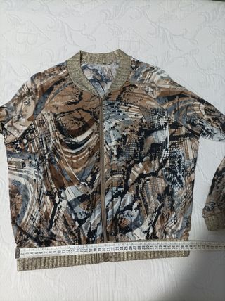 Bomber estampada