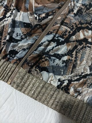 Bomber estampada