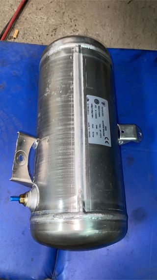 Calderin suspensión neumática touareg 7l