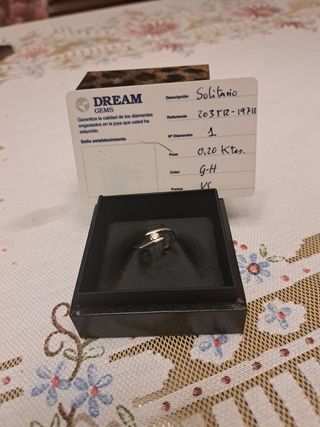 solitario oro blanco con diamante