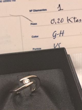 solitario oro blanco con diamante