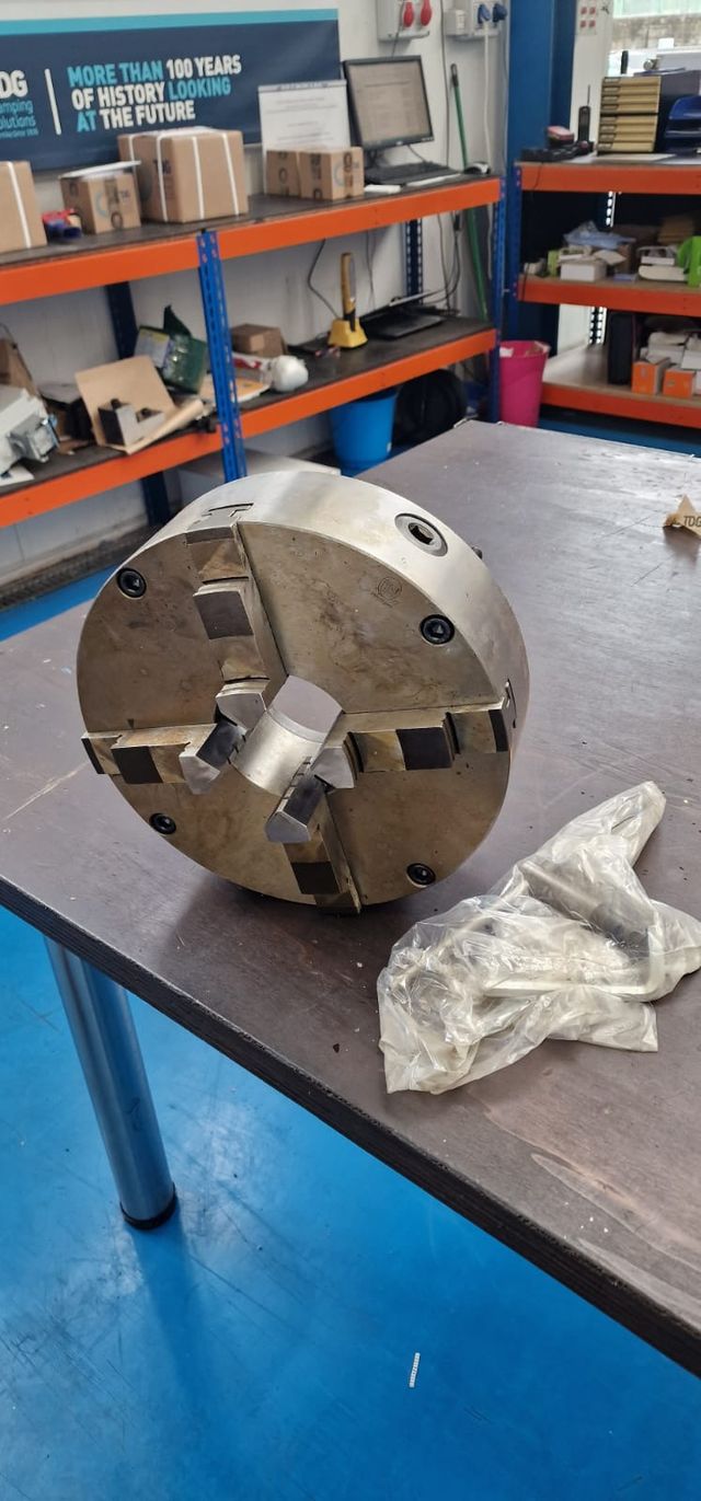 Platos TDG, para tornear, nuevos, de 4 garras