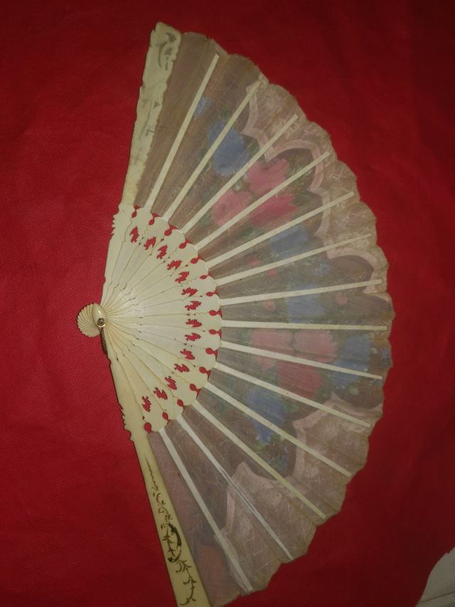 Abanico antigua de huesos