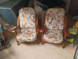 2 Sillónes de madera maciza