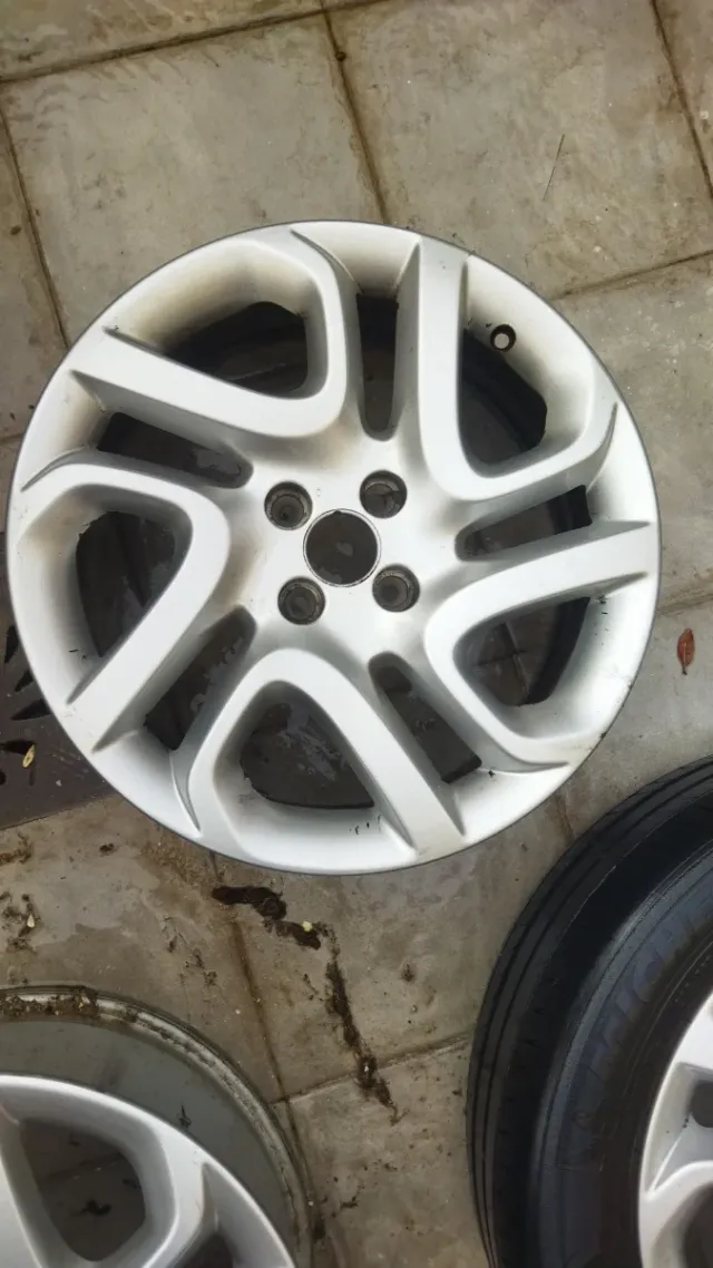 4 +1 de regalo Llantas 17