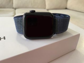 Apple Watch SE 44mm Space Gray