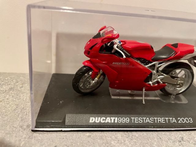 Ducati 999 testastretta modellino moto