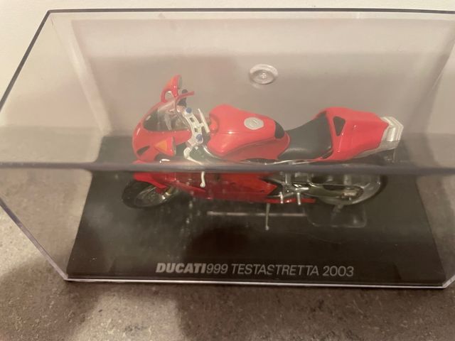 Ducati 999 testastretta modellino moto