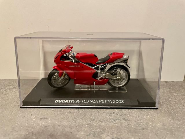 Ducati 999 testastretta modellino moto