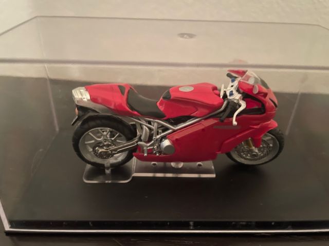 Ducati 999 testastretta modellino moto