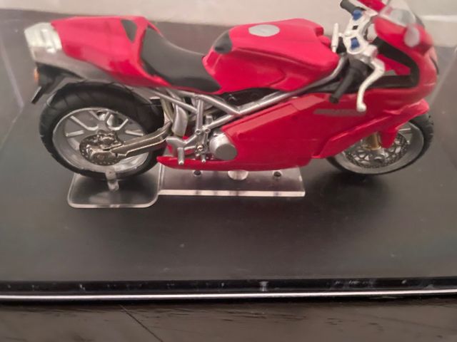Ducati 999 testastretta modellino moto