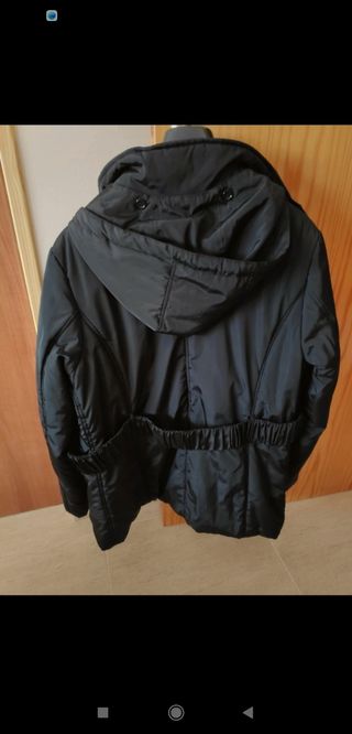 Parka con cinturón White Rose