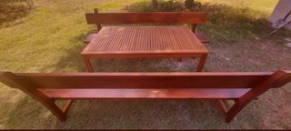 Mesa y escaños