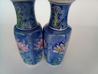 Pareja de jarrones estilo con hermoso dibujo flora