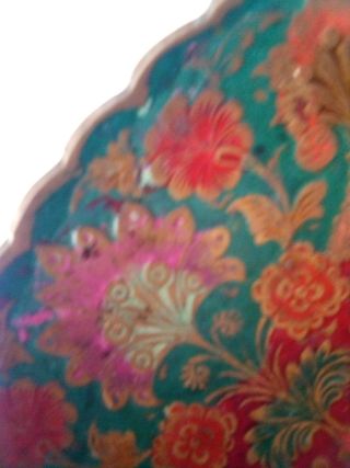 Plato con atractiva composición floral