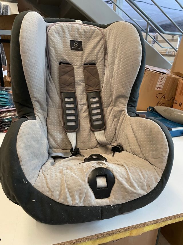 Silla bebé mercedes original, en buen estado