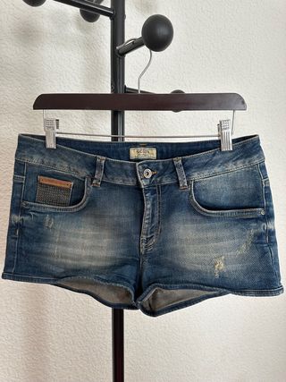 Pantalón corto de Guess