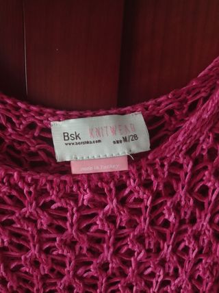 Jersey calado de entretiempo.