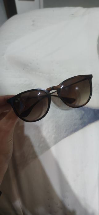 Vendo occhiali da sole