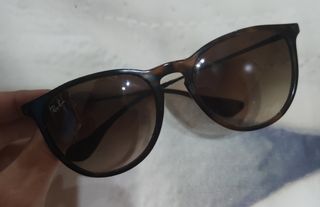 Vendo occhiali da sole