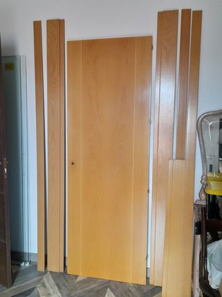 puerta de haya maciza iterior con marquteria