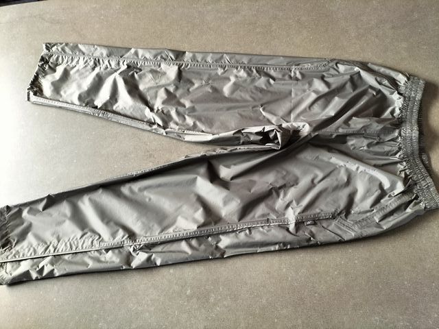 PANTALONS IMPERMEABLES