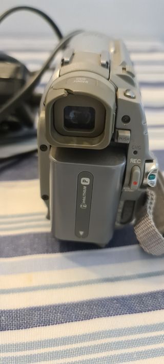 Videocámara SONY HANDYCAM 120X.
