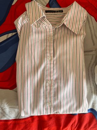 Camisa de rayas negras y rosas