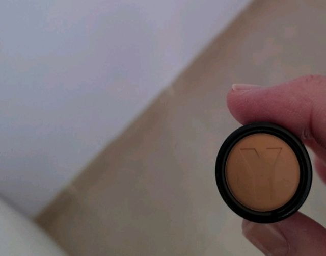 YSL BARRA DE BASE MATTE