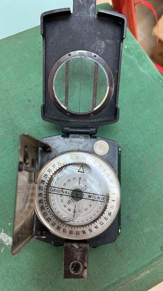 BRUJULA PRISMATICA DE PRECISIÓN WILKIE