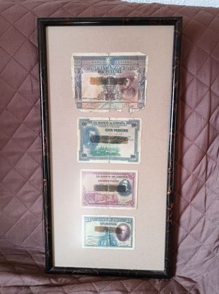 2 Marcos con billetes antiguos