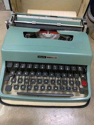 maquina de escribir portátil Olivetti Lettera 32