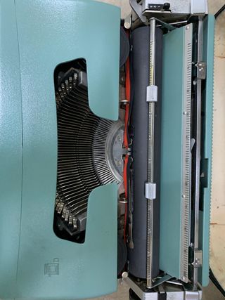 maquina de escribir portátil Olivetti Lettera 32