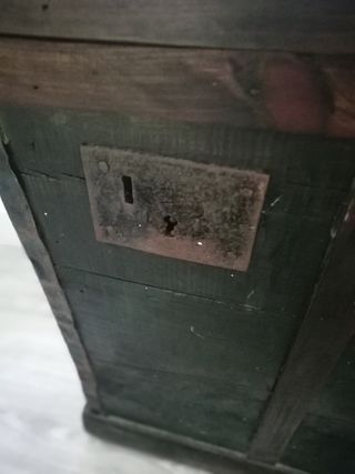 Baúl de madera antiguo